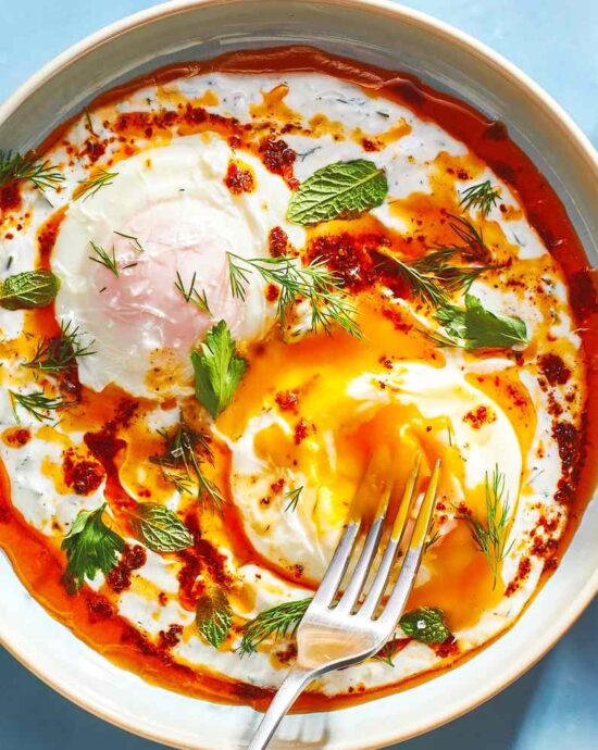 Çilbir (ovos turcos)