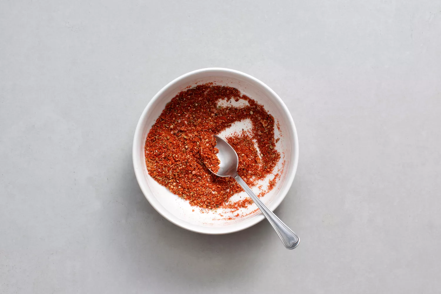 Misture os temperos em uma tigela