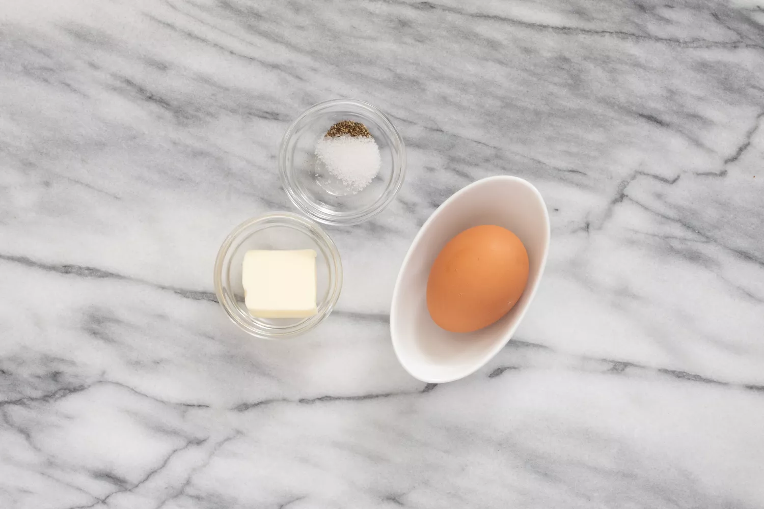 Ingredientes para a receita de ovo ao ponto