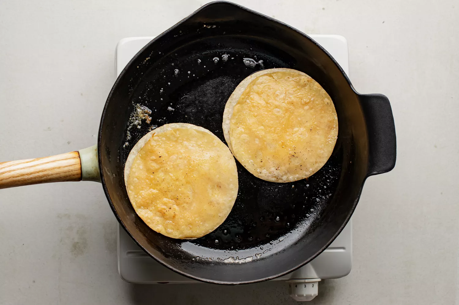 Transferir quesadillas para a panela