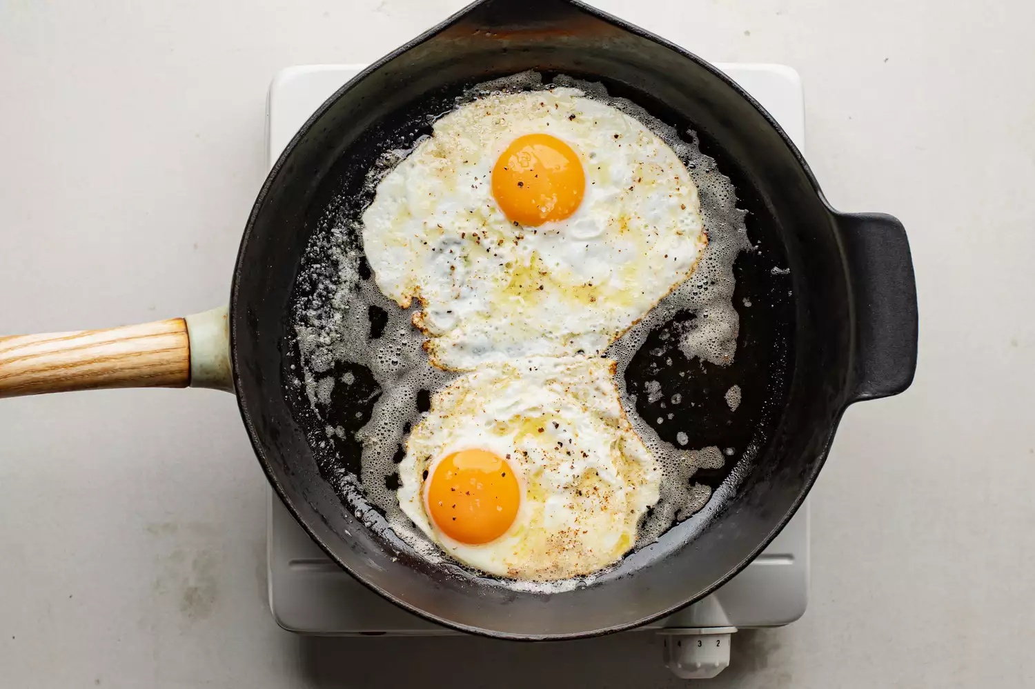 Aqueça a manteiga na panela