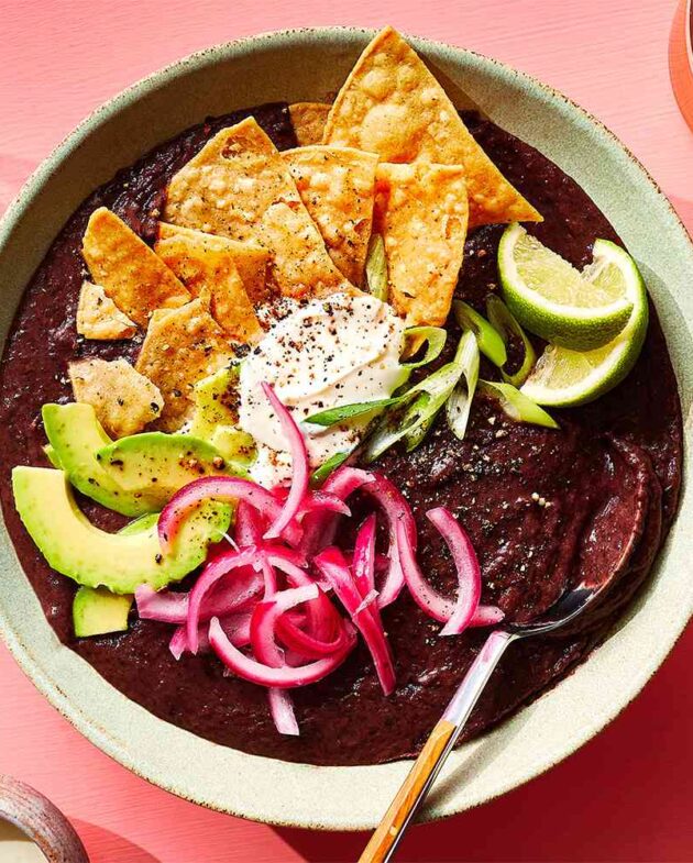 Receita de Sopa de Feijão Preto na Instant Pot.