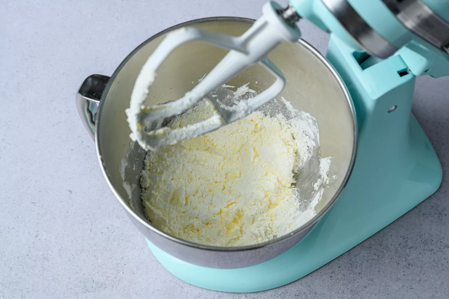 preparando o recheio na batedeira