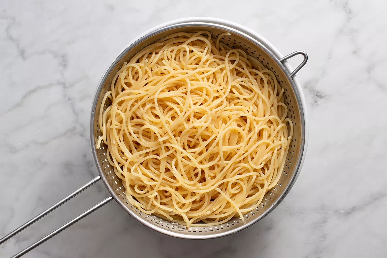 Massa em um escorredor