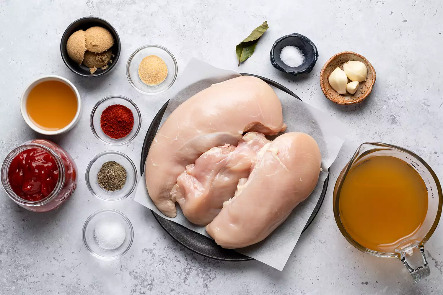 Ingredientes para fazer frango desfiado na panela de pressão