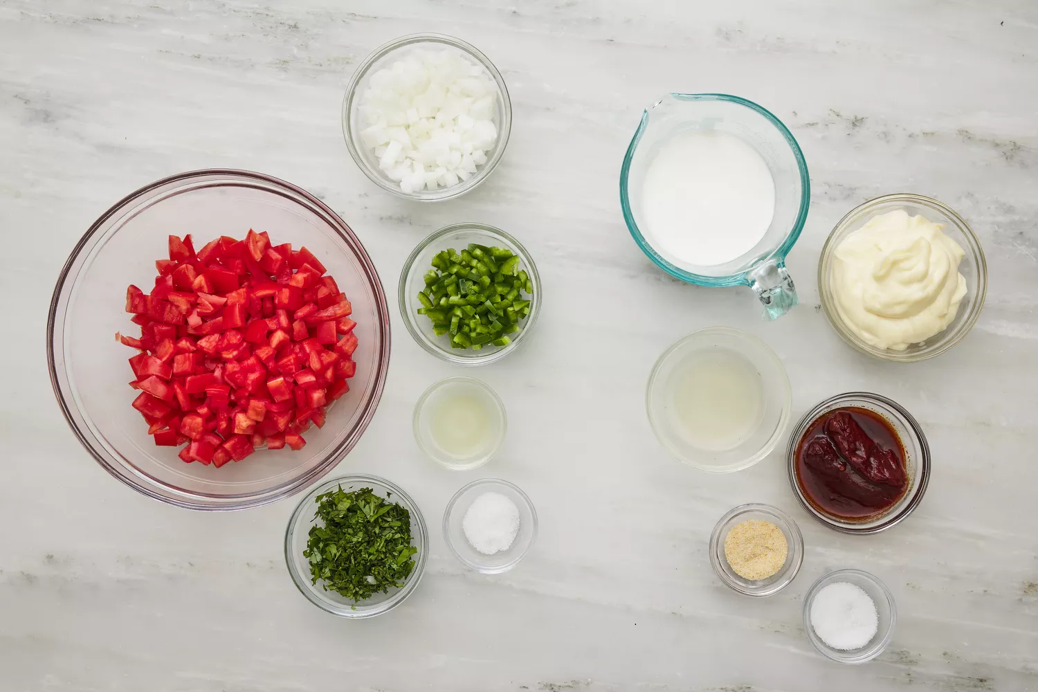 ingredientes do molho chipotle e pico salsa reunidos