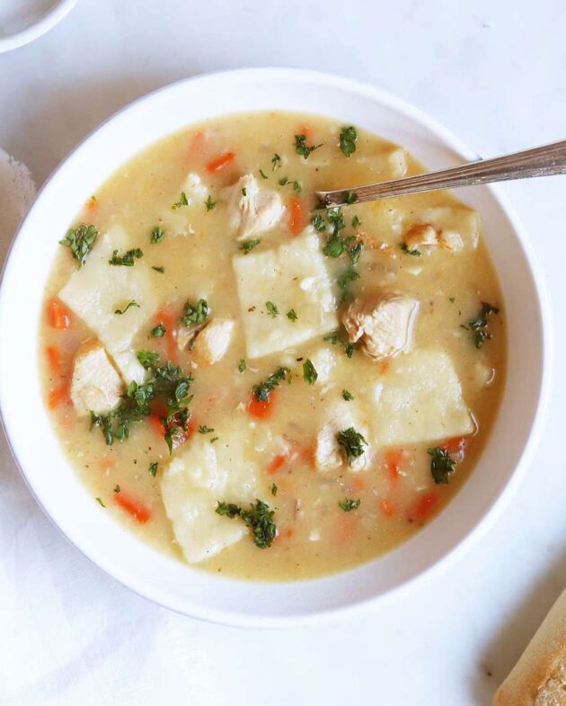 Sopa de Frango com Bolinhos