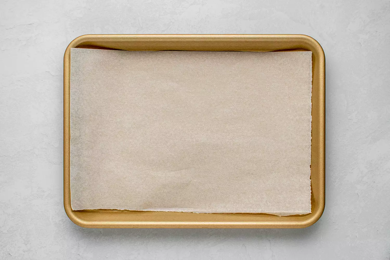 assadeira forrada com papel manteiga