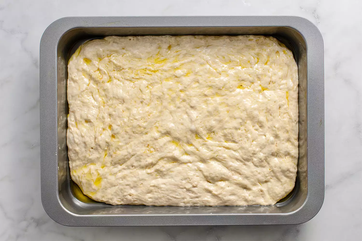 Massa em uma forma untada