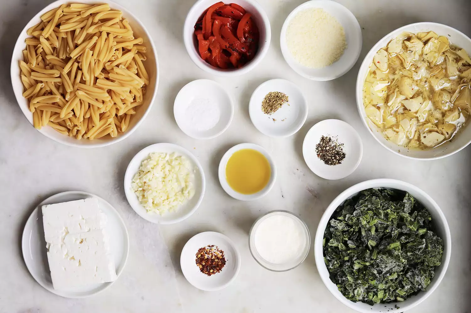 ingredientes de macarrão com feta assado