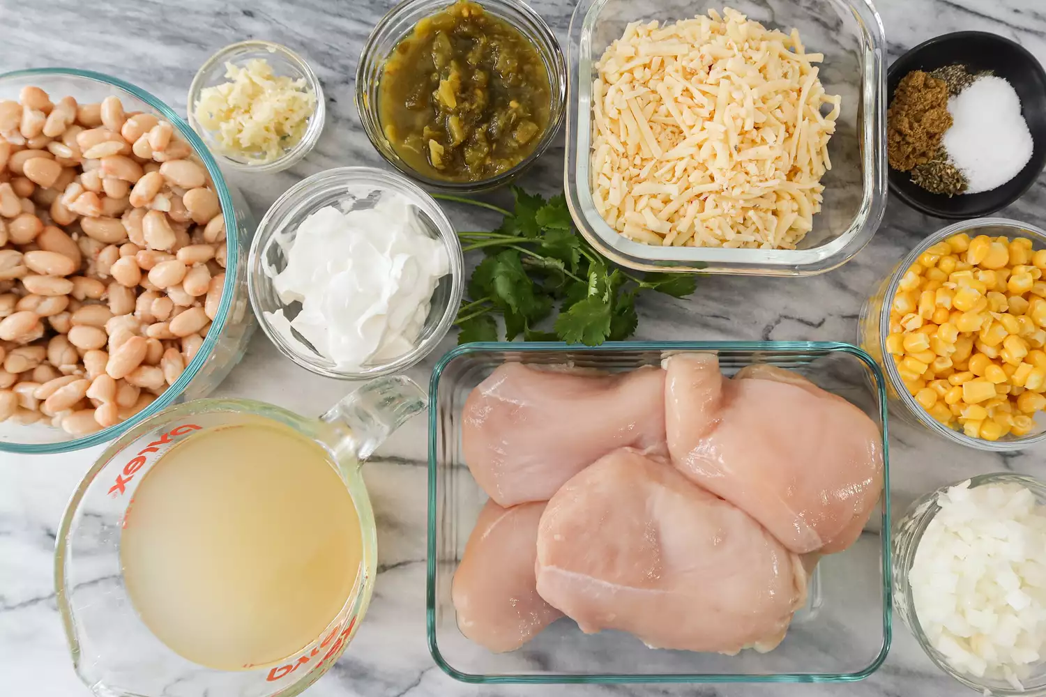 ingredientes para o chili branco de frango na panela de pressão