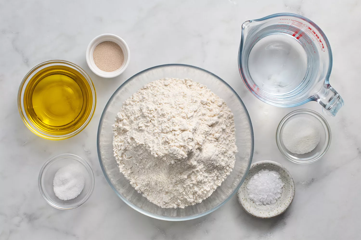 Ingredientes para Focaccia sem Sovar em tigelas