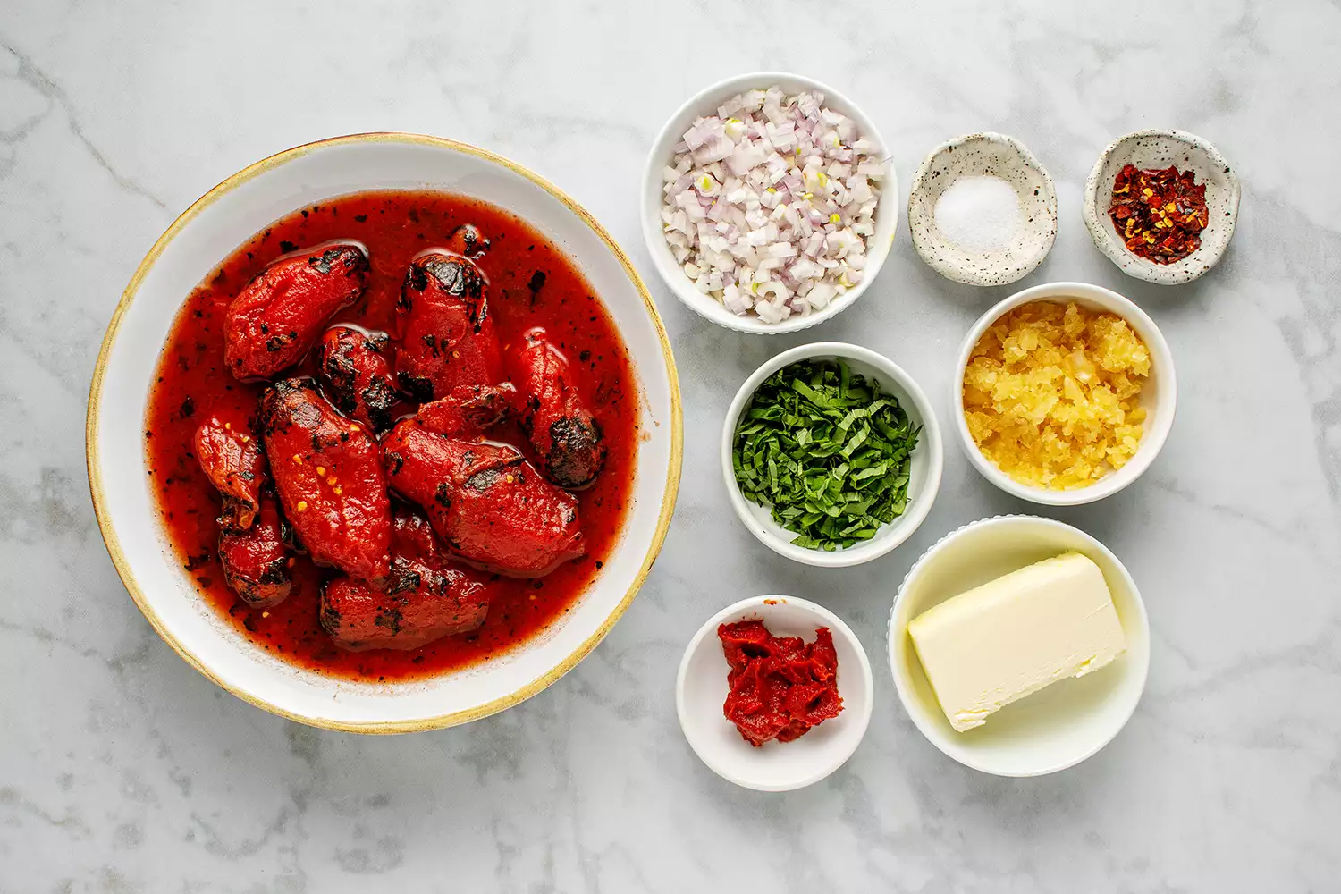 Ingredientes da Molho Arrabbiata em tigelas