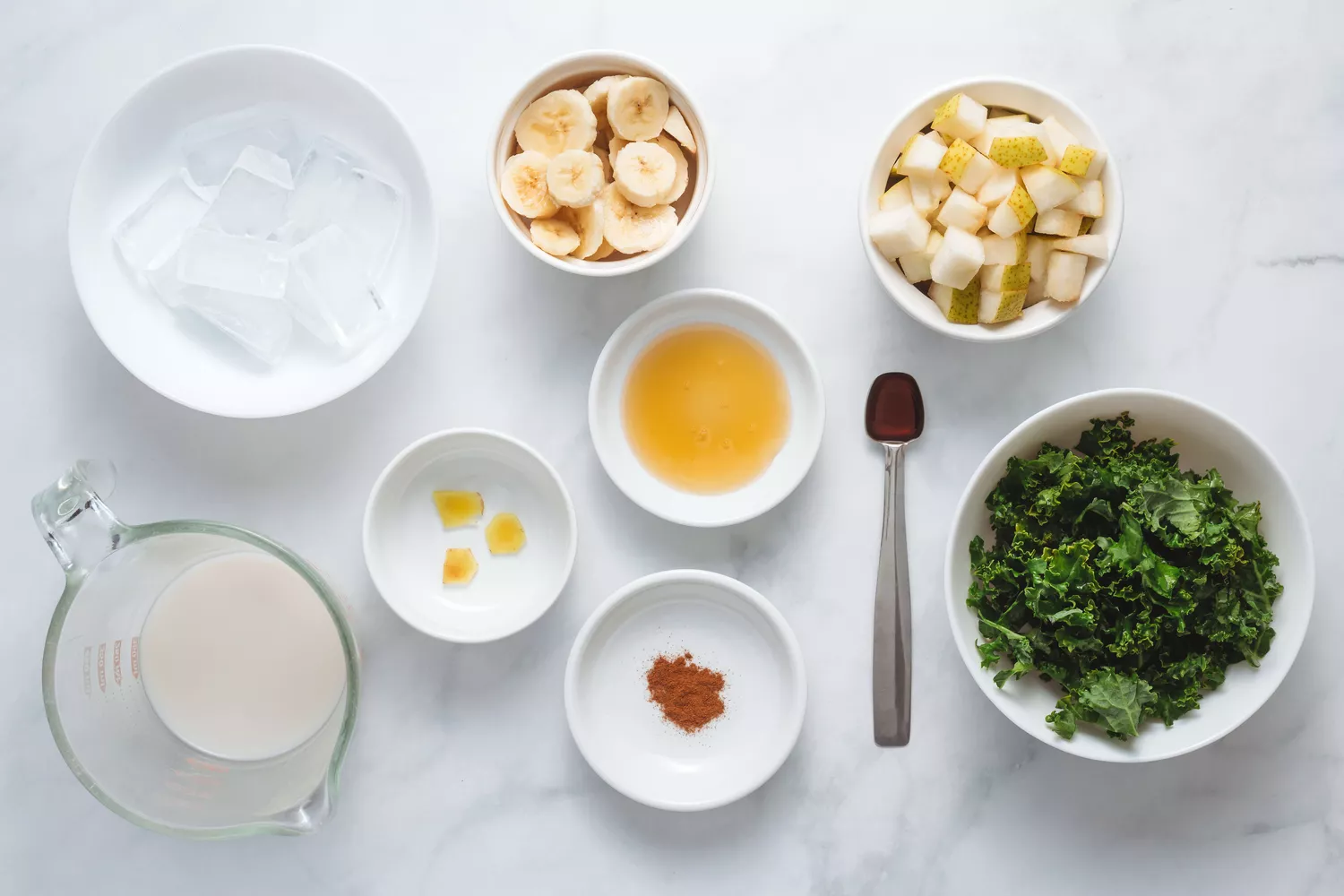 Ingredientes para um smoothie de pera verde