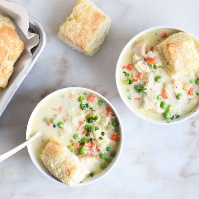Sopa de Frango com Tortinha.