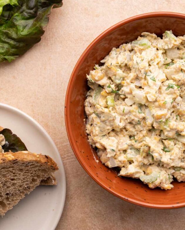 Salada de Atum de Grão-de-Bico Vegana