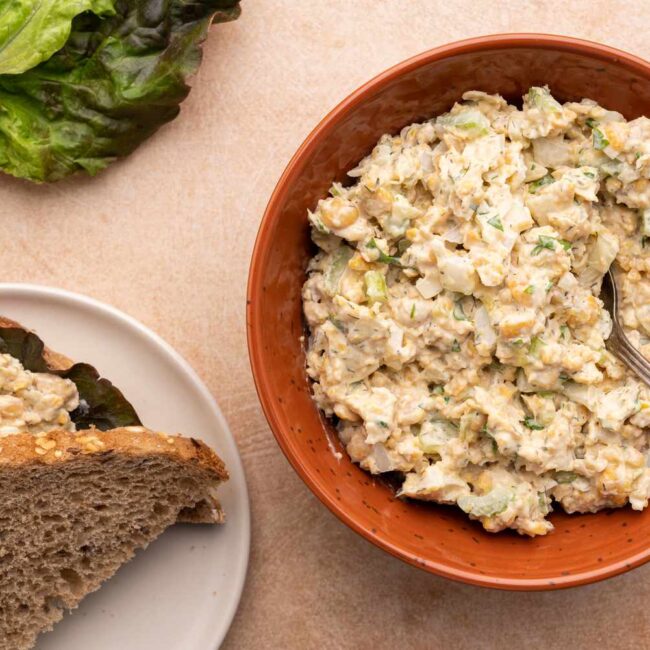 Salada de Atum de Grão-de-Bico Vegana